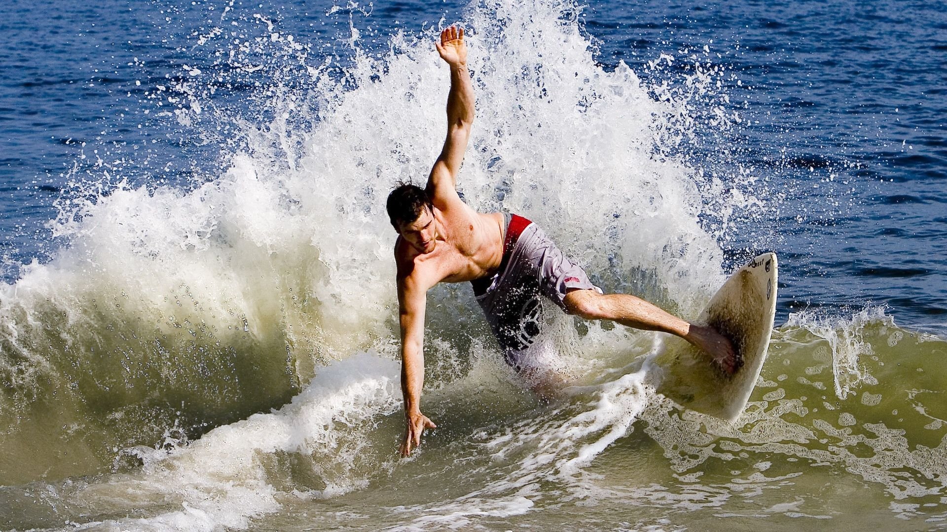 开云体育软件-社交媒体热搜榜：赛后话题引爆网络，社交热词